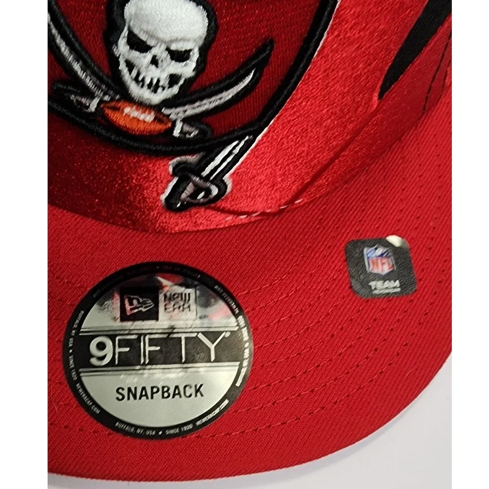 New Era 9FIFTY Tampa Bay Buccaneers Snapback Hat Black Red NFL Football Cap OSFM